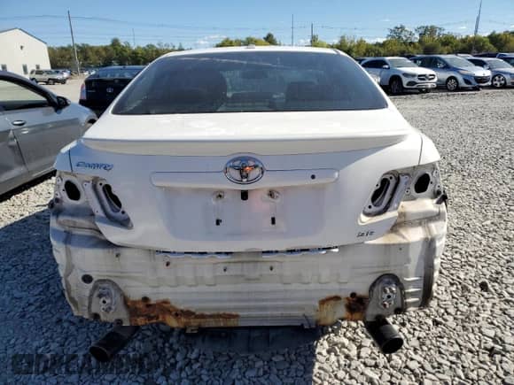 2010 Toyota Camry XLE z VIN 4T1BF3EK9AU577831, wystawiony jako Copart lot #84731155 z przebiegiem 338 474 mil mil oraz Czysty tytuł • Clean title. Historia ofert i sprzedaży dostępna na DreamBid. Obrazek 6.