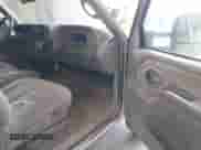 1998 Chevrolet Silverado 2500 с VIN 1GCGK29J1WE186496, выставлен на аукционе IAAI как лот 42738997 с пробегом 196 788 миль миль и . История ставок и продаж доступна на DreamBid. Изображение 5.