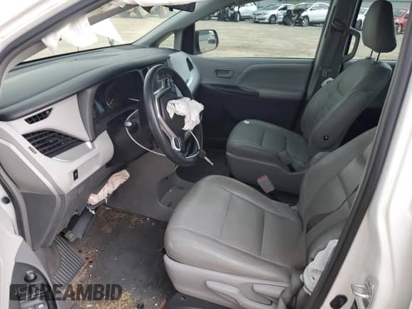 2017 Toyota Sienna L with VIN 5TDZZ3DC4HS772223, listed as a Copart auction lot 61260195 with 33,406 mi miles and Salvage title. Bid and sale history available at DreamBid. Image 7.