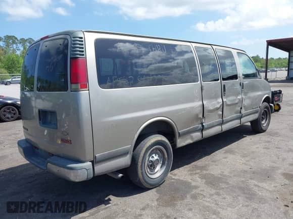 2001 Chevrolet Express с VIN 1GAHG39R711229376, выставлен на аукционе IAAI как лот 41948861 с пробегом 124 925 миль миль и . История ставок и продаж доступна на DreamBid. Изображение 4.