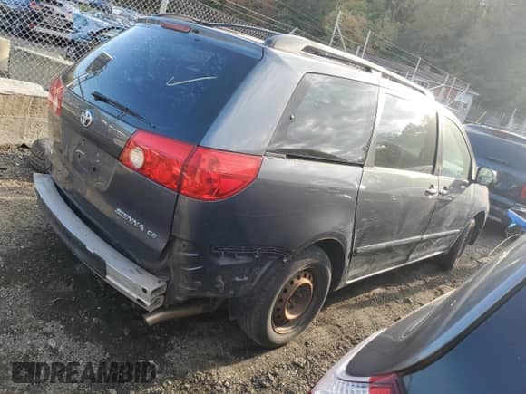2007 Toyota Sienna CE с VIN 5TDZK23C17S074988, выставлен на аукционе Copart как лот 87016905 с пробегом Не указан миль и Списание • Salvage title. История ставок и продаж доступна на DreamBid. Изображение 3.