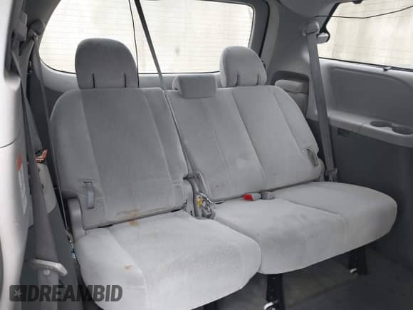 2015 Toyota Sienna LE z VIN 5TDKK3DC8FS596022, wystawiony jako IAAI lot #43447955 z przebiegiem 81 034 mil mil oraz . Historia ofert i sprzedaży dostępna na DreamBid. Obrazek 17.