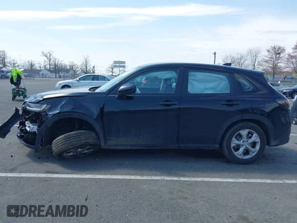 2025 Honda HR-V LX с VIN 3CZRZ2H30SM715751, выставлен на аукционе IAAI как лот 42011745 с пробегом 4 766 миль миль и . История ставок и продаж доступна на DreamBid. Изображение 14.