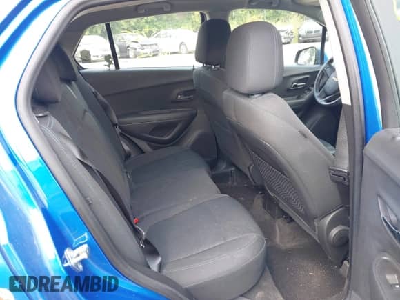 2015 Chevrolet Trax LS z VIN KL7CJKSB6FB057544, wystawiony jako IAAI lot #42993725 z przebiegiem 41 360 mil mil oraz . Historia ofert i sprzedaży dostępna na DreamBid. Obrazek 8.