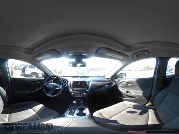 2018 Chevrolet Malibu LT z VIN 1G1ZD5ST3JF152636, wystawiony jako IAAI lot #43212615 z przebiegiem 135 976 mil mil oraz . Historia ofert i sprzedaży dostępna na DreamBid. Obrazek 18.