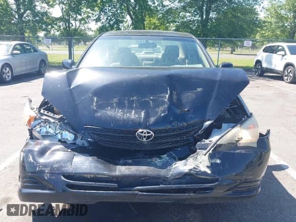 2002 Toyota Camry XLE with VIN 4T1BF32K22U503284, listed as a IAAI auction lot 42563001 with 138,316 mi miles and . Bid and sale history available at DreamBid. Image 6.