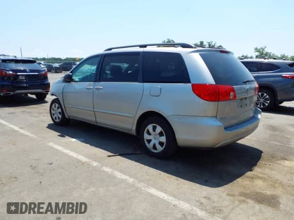 2009 Toyota Sienna LE z VIN 5TDZK23C29S271137, wystawiony jako IAAI lot #42784804 z przebiegiem 325 703 mil mil oraz . Historia ofert i sprzedaży dostępna na DreamBid. Obrazek 3.