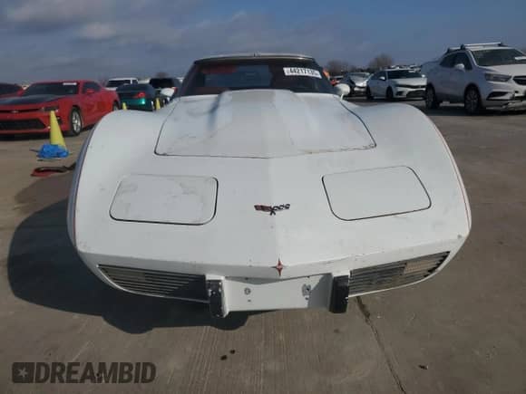 1977 Chevrolet Corvette z VIN 1Z37L7S435042, wystawiony jako Copart lot #44217135 z przebiegiem 72 182 mil mil oraz Czysty tytuł • Clean title. Historia ofert i sprzedaży dostępna na DreamBid. Obrazek 5.