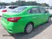 2017 Nissan Sentra SV z VIN 3N1AB7AP1HY289705, wystawiony jako IAAI lot #43151077 z przebiegiem 136 558 mil mil oraz . Historia ofert i sprzedaży dostępna na DreamBid. Obrazek 4.