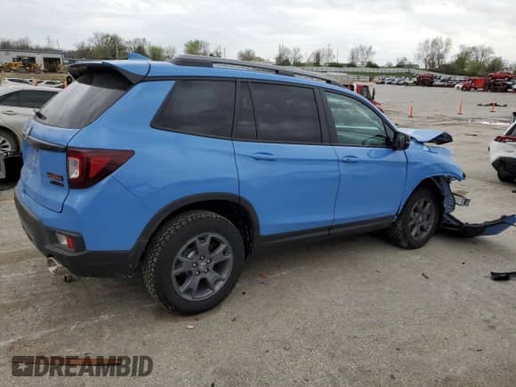 2025 Honda Passport TrailSport with VIN 5FNYF8H69SB001998, listed as a Copart auction lot 51595415 with 3,336 mi miles and Salvage title. Bid and sale history available at DreamBid. Image 3.