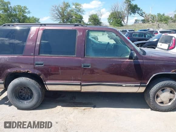 1996 Chevrolet Tahoe с VIN 1GNEK13R5TJ372035, выставлен на аукционе IAAI как лот 42718771 с пробегом 198 972 миль миль и . История ставок и продаж доступна на DreamBid. Изображение 13.