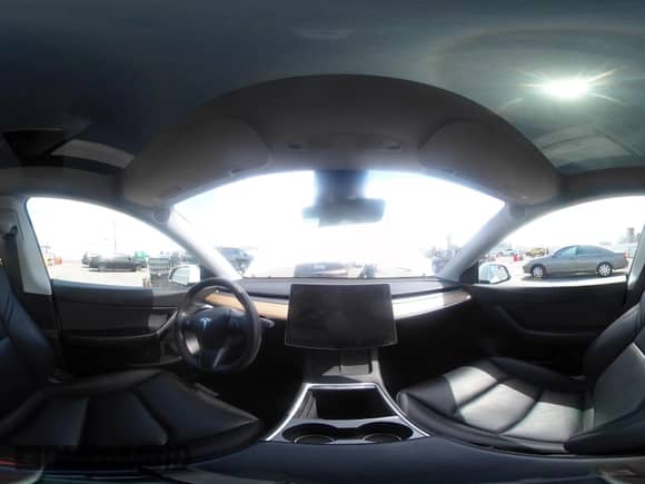 2022 Tesla Model Y Long Range z VIN 7SAYGDEE0NF451306, wystawiony jako IAAI lot #43253038 z przebiegiem 49 961 mil mil oraz . Historia ofert i sprzedaży dostępna na DreamBid. Obrazek 21.