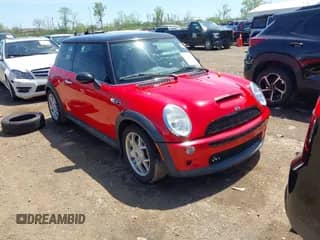 2003 MINI Hardtop S z VIN WMWRE33443TD60271, wystawiony jako IAAI lot #42129529 z przebiegiem 94 082 mil mil oraz . Historia ofert i sprzedaży dostępna na DreamBid. Obrazek 1.