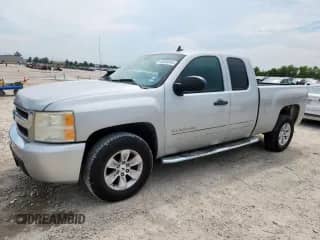 2011 Chevrolet Silverado 1500 LS z VIN 1GCRCREA3BZ366943, wystawiony jako Copart lot #68936645 z przebiegiem 222 902 mil mil oraz Szkoda całkowita • Salvage title. Historia ofert i sprzedaży dostępna na DreamBid. Obrazek 1.