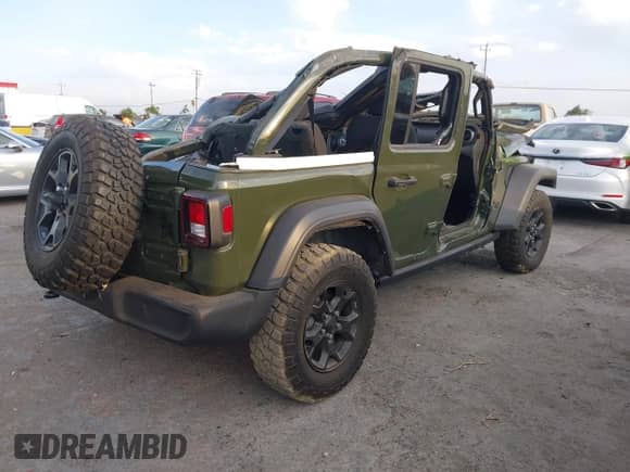 2022 Jeep Wrangler Unlimited Sport S with VIN 1C4HJXDG7NW196569, listed as a IAAI auction lot 43073464 with 32,639 mi miles and . Bid and sale history available at DreamBid. Image 4.