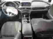 2019 Hyundai Santa Fe SE с VIN 5NMS23AD6KH029639, выставлен на аукционе Copart как лот 81923055 с пробегом 110 286 миль миль и Списание • Salvage title. История ставок и продаж доступна на DreamBid. Изображение 8.