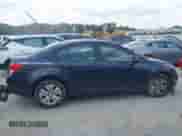 2015 Chevrolet Cruze LS z VIN 1G1PA5SH2F7170364, wystawiony jako IAAI lot #42582370 z przebiegiem 148 842 mil mil oraz . Historia ofert i sprzedaży dostępna na DreamBid. Obrazek 13.