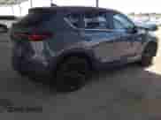 2024 Mazda CX-5 S Carbon Edition z VIN JM3KFBCL9R0482870, wystawiony jako Copart lot #71528645 z przebiegiem 35 086 mil mil oraz Nie do naprawy • Non repairable. Historia ofert i sprzedaży dostępna na DreamBid. Obrazek 3.