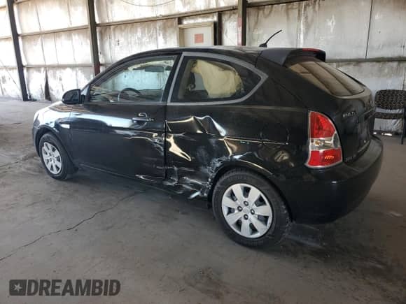 2008 Hyundai Accent GS z VIN KMHCM36C98U064395, wystawiony jako Copart lot #82670815 z przebiegiem 78 849 mil mil oraz Szkoda całkowita • Salvage title. Historia ofert i sprzedaży dostępna na DreamBid. Obrazek 2.