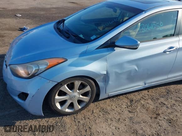 2011 Hyundai Elantra Limited z VIN KMHDH4AE3BU096595, wystawiony jako IAAI lot #43061058 z przebiegiem 152 038 mil mil oraz . Historia ofert i sprzedaży dostępna na DreamBid. Obrazek 6.