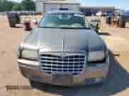 2010 Chrysler 300 Touring с VIN 2C3CA5CV2AH209594, выставлен на аукционе Copart как лот 82426625 с пробегом 195 156 миль миль и Списание • Salvage title. История ставок и продаж доступна на DreamBid. Изображение 5.