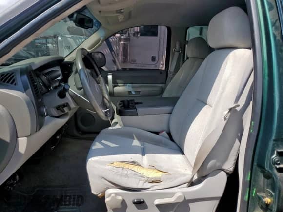 2007 GMC Sierra 1500 SLE2 with VIN 2GTEC13J871614266, listed as a Copart auction lot 70681695 with 166,607 mi miles and Salvage title. Bid and sale history available at DreamBid. Image 7.