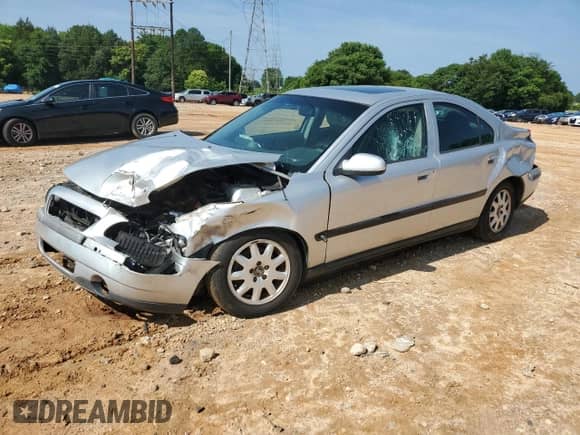 2001 Volvo S60 с VIN YV1RS61R912019227, выставлен на аукционе Copart как лот 59988305 с пробегом Не указан миль и Списание • Salvage title. История ставок и продаж доступна на DreamBid. Изображение 1.