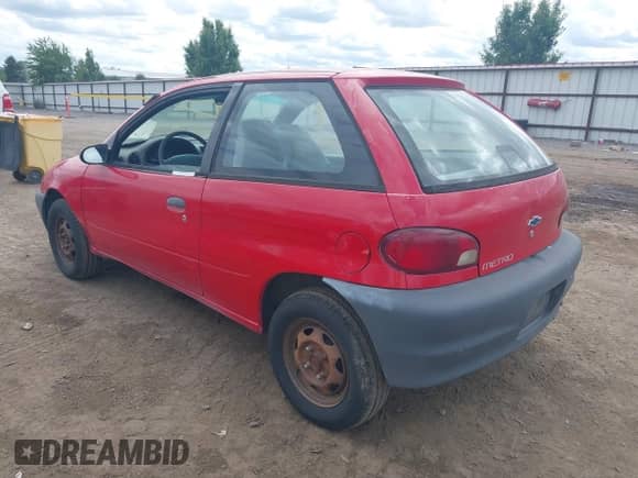 1999 Chevrolet Metro z VIN 2C1MR2268X6704627, wystawiony jako IAAI lot #42598783 z przebiegiem 353 973 mil mil oraz . Historia ofert i sprzedaży dostępna na DreamBid. Obrazek 3.