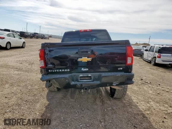 2016 Chevrolet Silverado 1500 LTZ z VIN 3GCUKSEC3GG352618, wystawiony jako Copart lot #84356155 z przebiegiem 108 653 mil mil oraz Szkoda całkowita • Salvage title. Historia ofert i sprzedaży dostępna na DreamBid. Obrazek 6.
