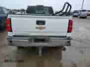 2017 Chevrolet Silverado 2500HD Work Truck z VIN 1GC1KUEY3HF224084, wystawiony jako Copart lot #71694455 z przebiegiem 132 441 mil mil oraz Nie do naprawy • Non repairable. Historia ofert i sprzedaży dostępna na DreamBid. Obrazek 6.