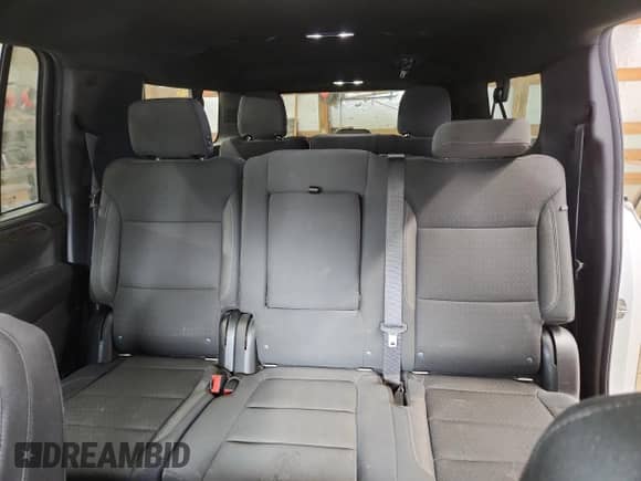2021 Chevrolet Suburban LS с VIN 1GNSKBKD8MR351083, выставлен на аукционе Copart как лот 85602475 с пробегом 483 276 миль миль и Чистый • Clean title. История ставок и продаж доступна на DreamBid. Изображение 10.
