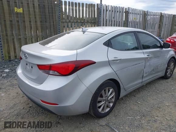 2015 Hyundai Elantra SE with VIN 5NPDH4AE9FH549431, listed as a IAAI auction lot 43561141 with 149,558 mi miles and . Bid and sale history available at DreamBid. Image 4.