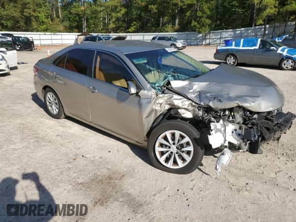 2015 Toyota Camry LE z VIN 4T4BF1FKXFR503561, wystawiony jako Copart lot #84808195 z przebiegiem 77 347 mil mil oraz Szkoda całkowita • Salvage title. Historia ofert i sprzedaży dostępna na DreamBid. Obrazek 4.
