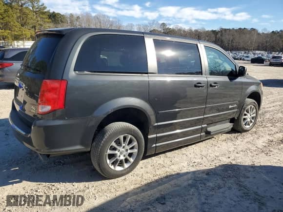 2011 Dodge Grand Caravan R/T with VIN 2D4RN7DGXBR775085, listed as a Copart auction lot 42339855 with 99,871 mi miles and Clean title. Bid and sale history available at DreamBid. Image 3.