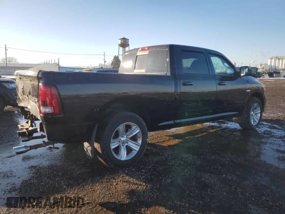 2014 Ram 1500 Sport z VIN 1C6RR7UT2ES130746, wystawiony jako Copart lot #46302535 z przebiegiem 140 609 mil mil oraz Szkoda całkowita • Salvage title. Historia ofert i sprzedaży dostępna na DreamBid. Obrazek 3.