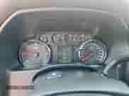2018 GMC Sierra 1500 z VIN 1GTR1LEC6JZ112842, wystawiony jako Copart lot #70846185 z przebiegiem 71 178 mil mil oraz Szkoda całkowita • Salvage title. Historia ofert i sprzedaży dostępna na DreamBid. Obrazek 9.