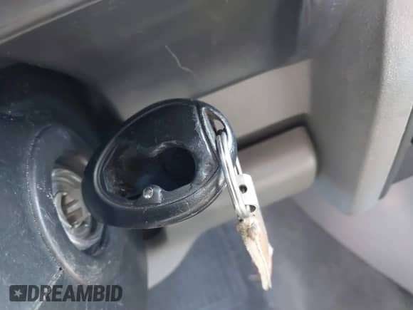 2002 Land Rover Discovery Cloth with VIN SALTY15462A765727, listed as a IAAI auction lot 41392404 with 141,132 mi miles and . Bid and sale history available at DreamBid. Image 11.