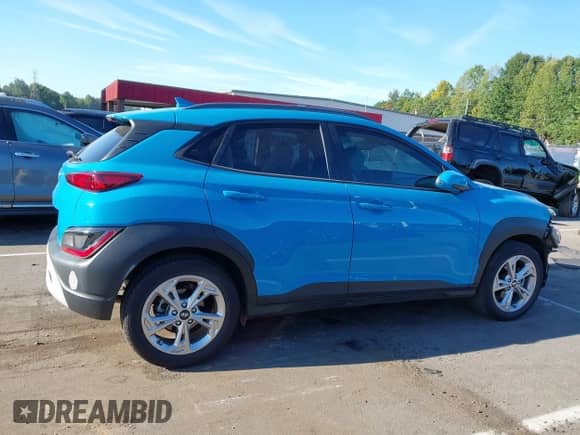 2022 Hyundai Kona SEL z VIN KM8K32AB9NU769927, wystawiony jako IAAI lot #43119685 z przebiegiem 33 475 mil mil oraz . Historia ofert i sprzedaży dostępna na DreamBid. Obrazek 14.