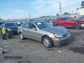 2004 Mercedes-Benz C 240 с VIN WDBRF61J94A563417, выставлен на аукционе IAAI как лот 42622635 с пробегом 198 000 миль миль и . История ставок и продаж доступна на DreamBid. Изображение 1.