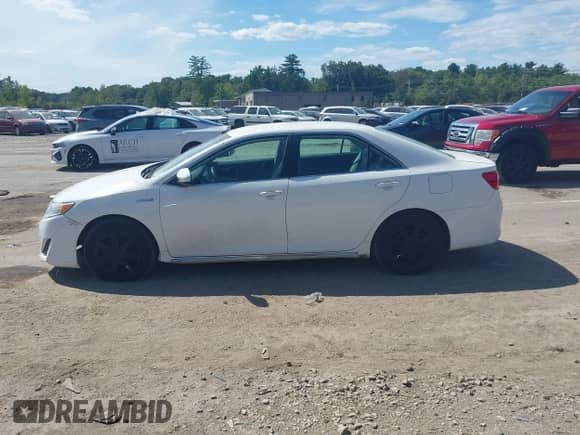 2014 Toyota Camry LE с VIN 4T1BD1FK8EU123925, выставлен на аукционе IAAI как лот 43106331 с пробегом 267 684 миль миль и . История ставок и продаж доступна на DreamBid. Изображение 14.