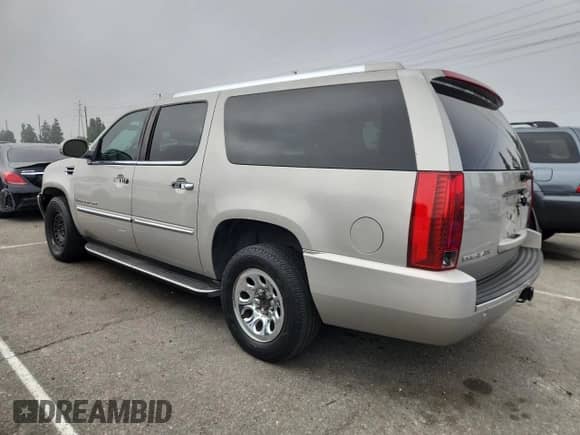 2007 Cadillac Escalade ESV с VIN 1GYFK66807R228777, выставлен на аукционе Copart как лот 89708865 с пробегом 225 995 миль миль и Чистый • Clean title. История ставок и продаж доступна на DreamBid. Изображение 2.