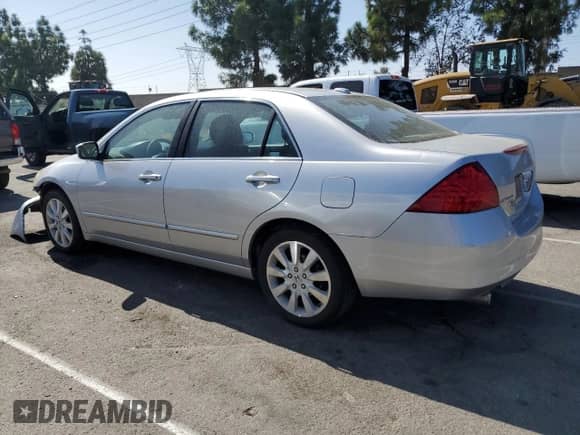 2007 Honda Accord EX-L с VIN 1HGCM66527A095867, выставлен на аукционе Copart как лот 85519955 с пробегом 107 774 миль миль и Списание • Salvage title. История ставок и продаж доступна на DreamBid. Изображение 2.