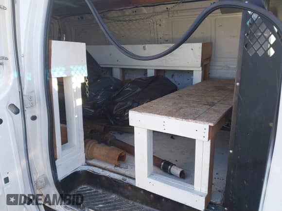 2004 Ford Econoline Cargo с VIN 1FTSE34L84HA87783, выставлен на аукционе IAAI как лот 41222516 с пробегом 245 991 миль миль и . История ставок и продаж доступна на DreamBid. Изображение 8.