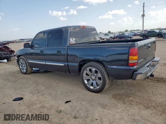 2005 GMC Sierra 1500 SLE с VIN 2GTEC13T551367139, выставлен на аукционе Copart как лот 64960935 с пробегом 226 945 миль миль и Списание • Salvage title. История ставок и продаж доступна на DreamBid. Изображение 2.