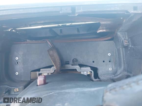 1999 Chevrolet Silverado 1500 LS с VIN 2GCEC19V4X1231354, выставлен на аукционе IAAI как лот 42207605 с пробегом Не указан миль и . История ставок и продаж доступна на DreamBid. Изображение 7.