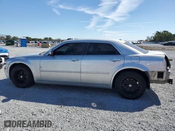 2007 Chrysler 300 Limited с VIN 2C3KA53G97H658292, выставлен на аукционе Copart как лот 50033315 с пробегом 176 230 миль миль и Списание • Salvage title. История ставок и продаж доступна на DreamBid. Изображение 2.