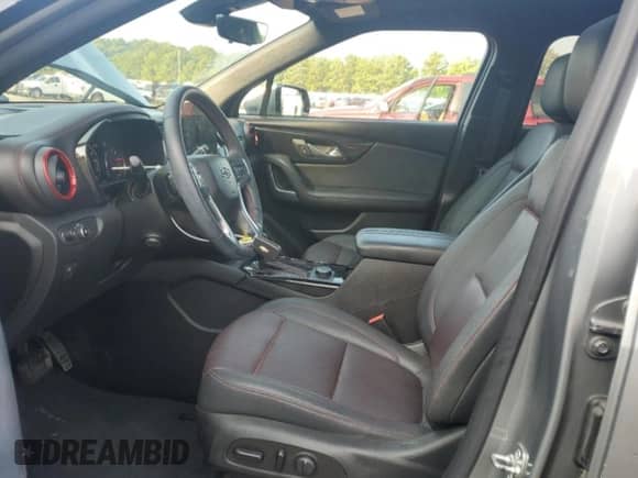 2023 Chevrolet Blazer RS z VIN 3GNKBERS3PS200076, wystawiony jako Copart lot #68976655 z przebiegiem 31 965 mil mil oraz Szkoda całkowita • Salvage title. Historia ofert i sprzedaży dostępna na DreamBid. Obrazek 7.