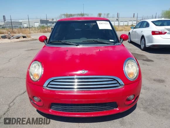 2010 MINI Hardtop with VIN WMWMF3C53ATZ64405, listed as a IAAI auction lot 42673213 with 135,765 mi miles and . Bid and sale history available at DreamBid. Image 12.