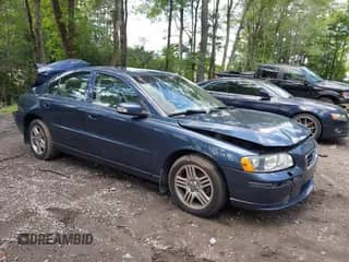 2009 Volvo S60 2.5T с VIN YV1RS592692723625, выставлен на аукционе IAAI как лот 42630155 с пробегом 81 603 миль миль и . История ставок и продаж доступна на DreamBid. Изображение 1.