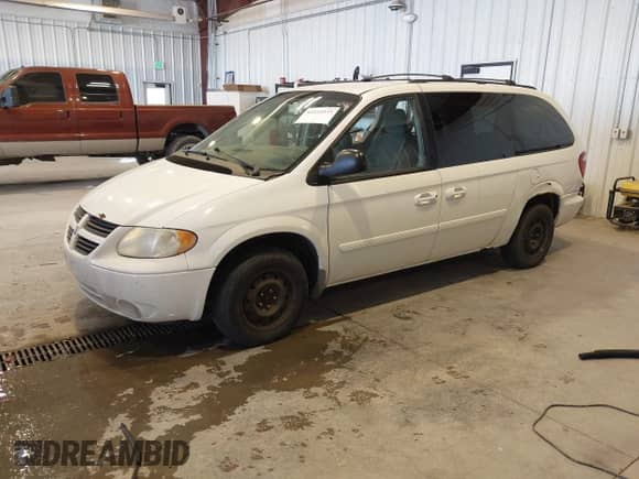 2007 Dodge Grand Caravan SXT with VIN 2D4GP44L87R118127, listed as a IAAI auction lot 43333533 with 215,893 mi miles and . Bid and sale history available at DreamBid. Image 2.